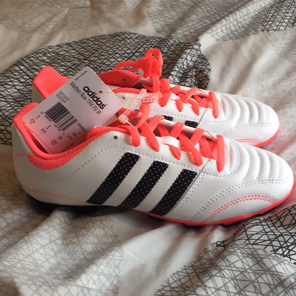 Soccer cleats